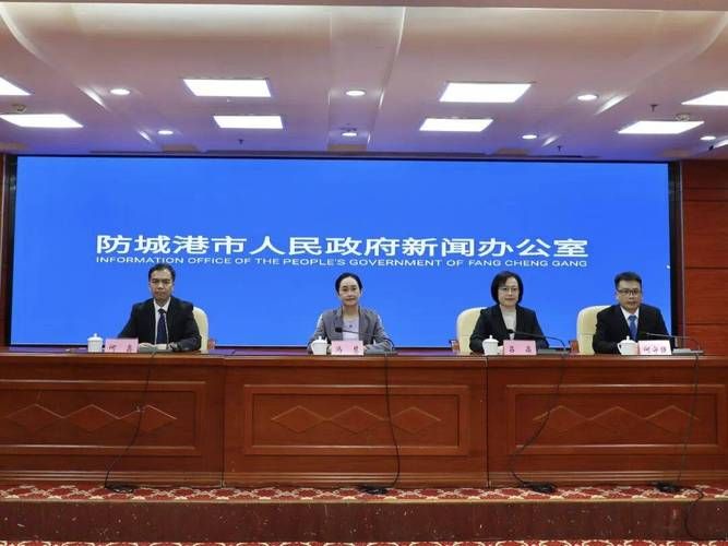 广西壮族自治区防城港防城区现有无症状感染者11例/广西防城港新增一例肺炎